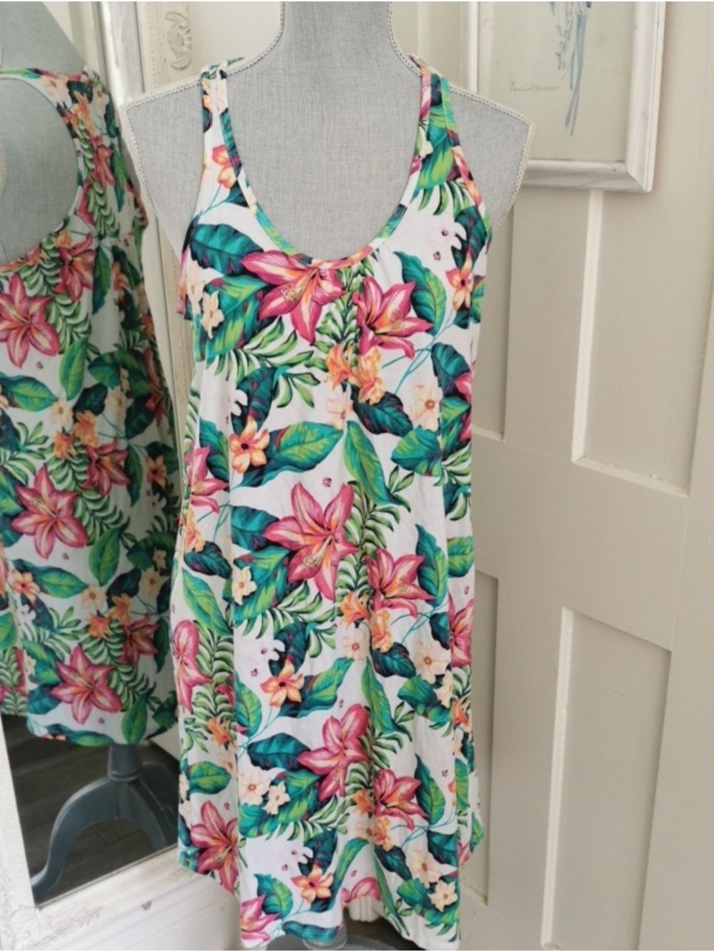 Tommy Bahama Pink Floral Tropical Dress Sleepwear Nightie Summergirl Beachy. M
